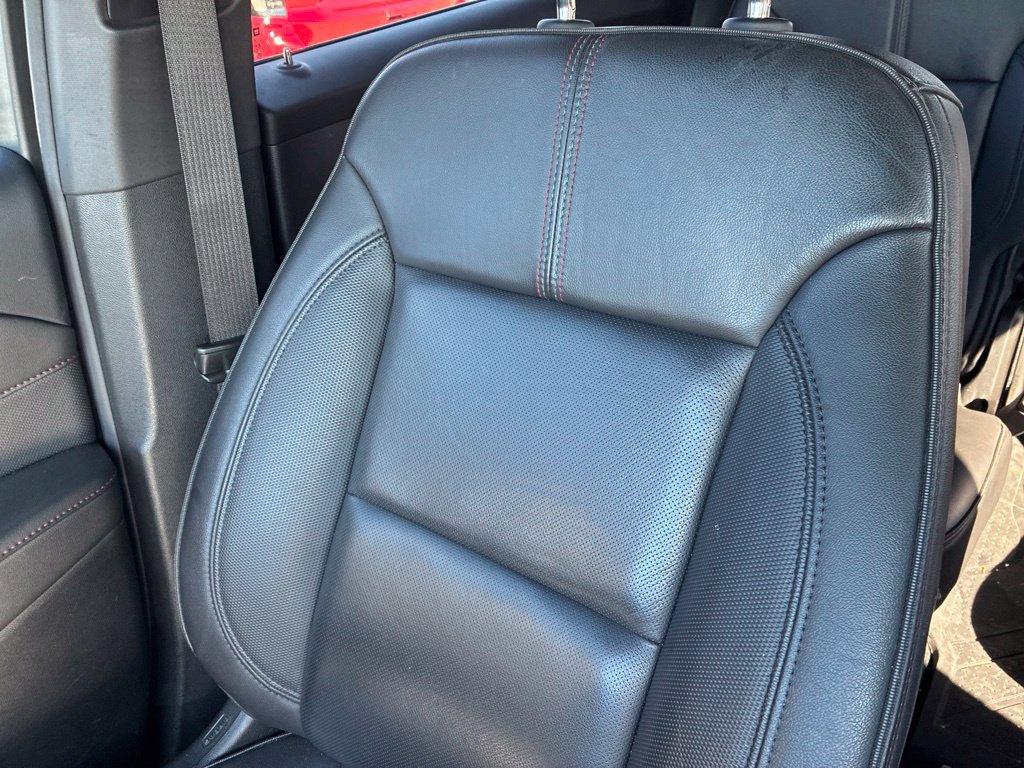Used 2023 Chevrolet Traverse RS w/ LPO, Floor Liner Package FWD image 10