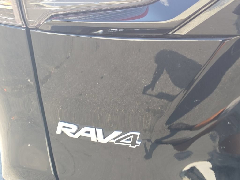 Used 2025 Toyota RAV4 XLE AWD/4WD image 7