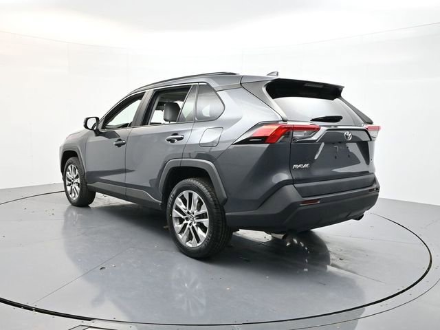 Used 2020 Toyota RAV4 XLE Premium image 6
