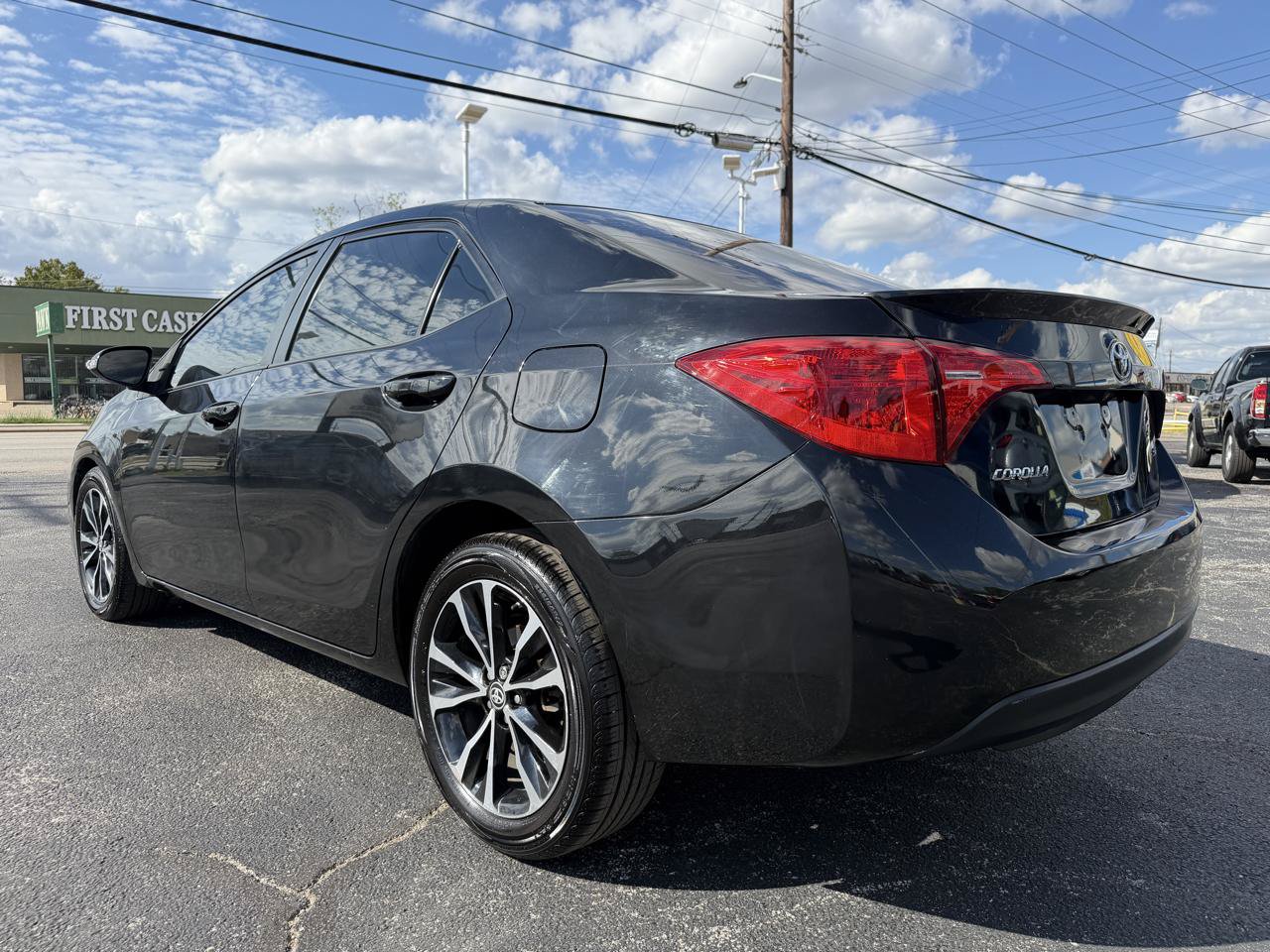 Used 2018 Toyota Corolla SE FWD image 7