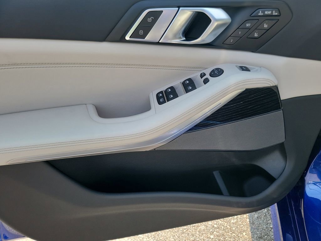 New 2026 BMW X7 M60i image 11
