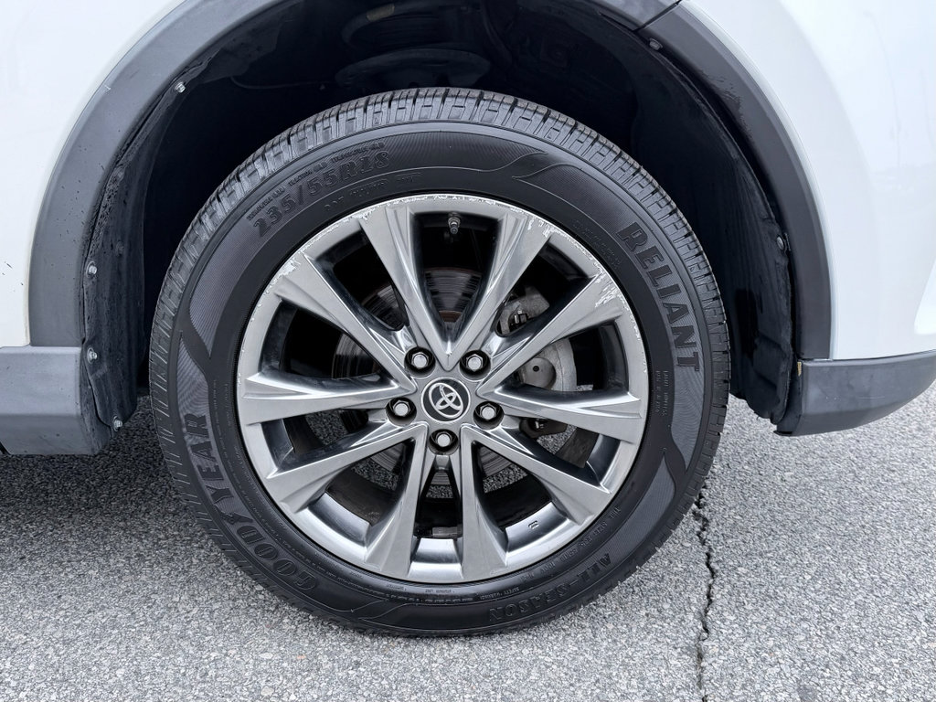 Used 2018 Toyota RAV4 Limited image 34