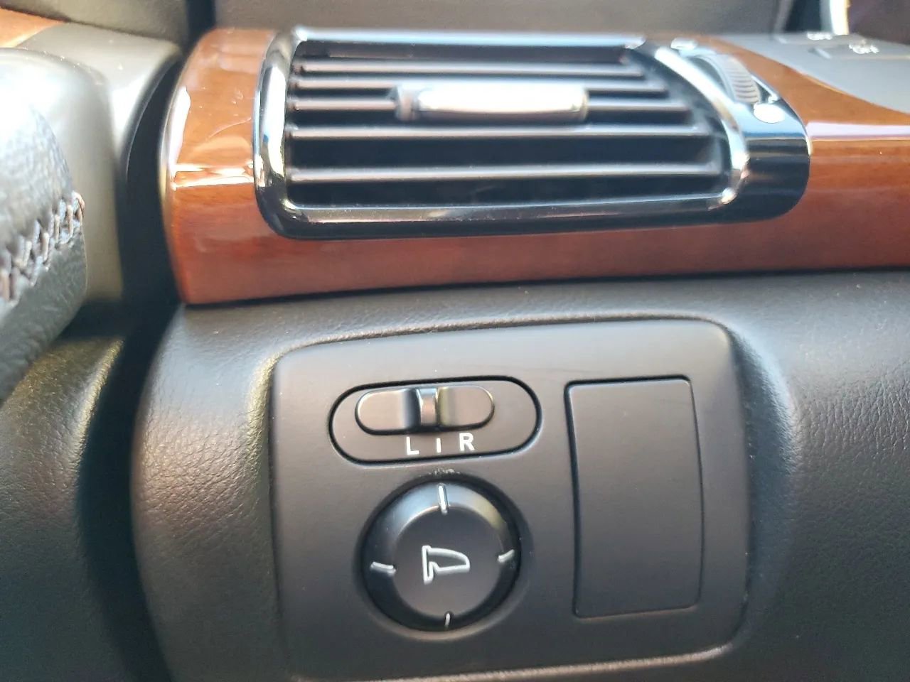 Used 2007 Acura RL 3.5 Sedan 4D image 40