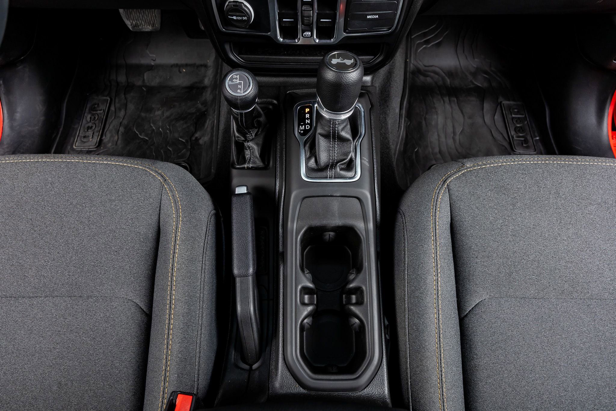 Used 2025 Jeep Wrangler Sport S image 28