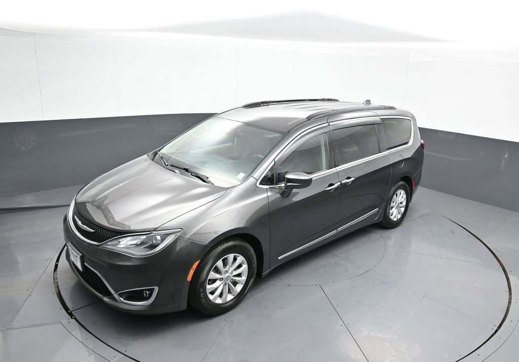 Used 2017 Chrysler Pacifica Touring-L image 34
