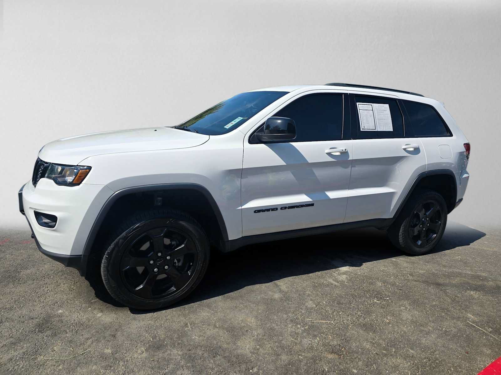 Used 2019 Jeep Grand Cherokee Laredo RWD image 6