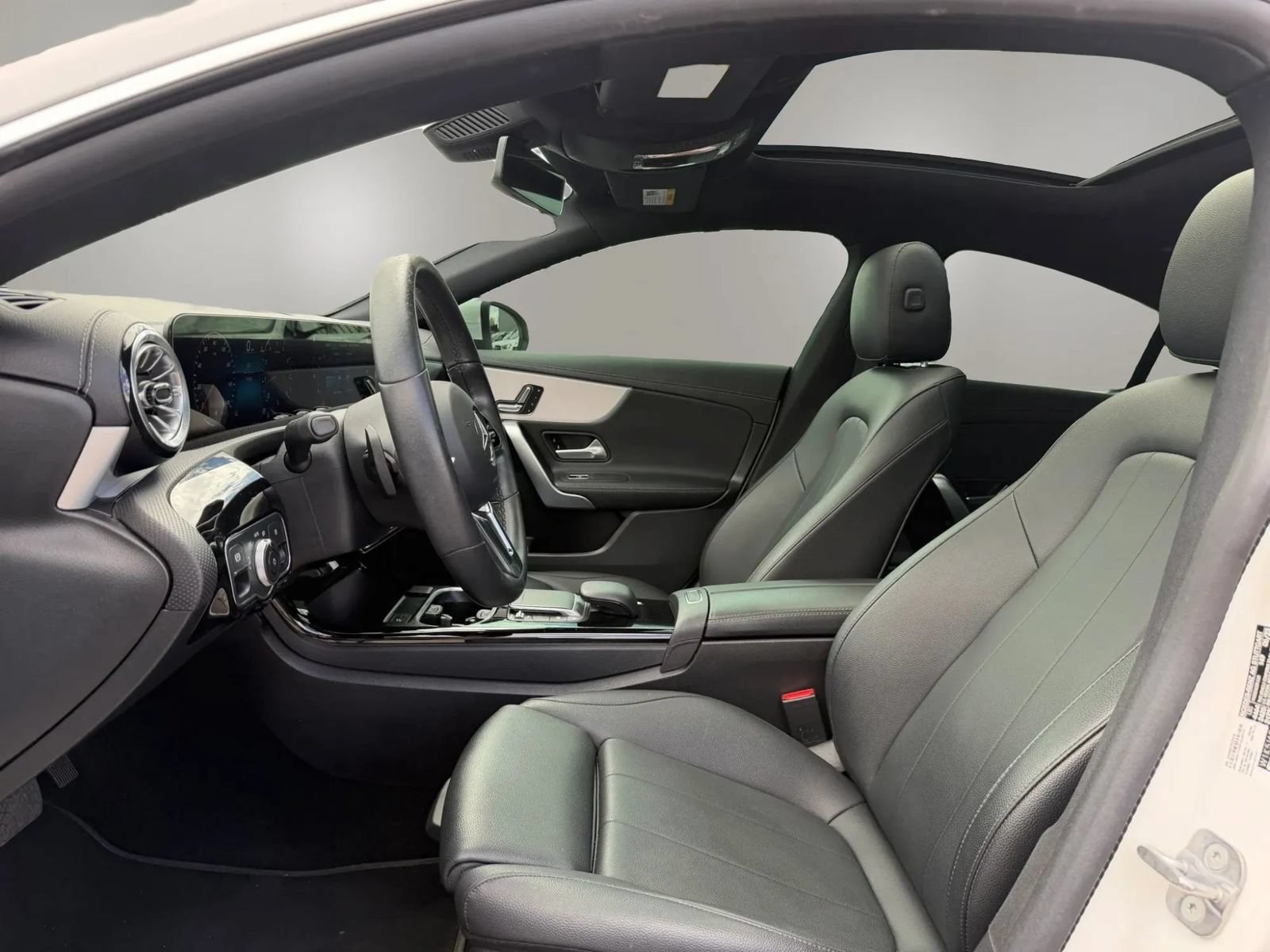 Used 2023 Mercedes-Benz CLA 250 w/ Premium Package image 11