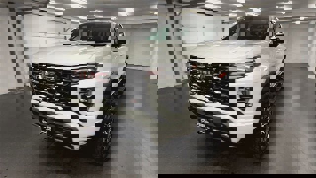 Certified 2024 GMC Canyon AT4 image 4