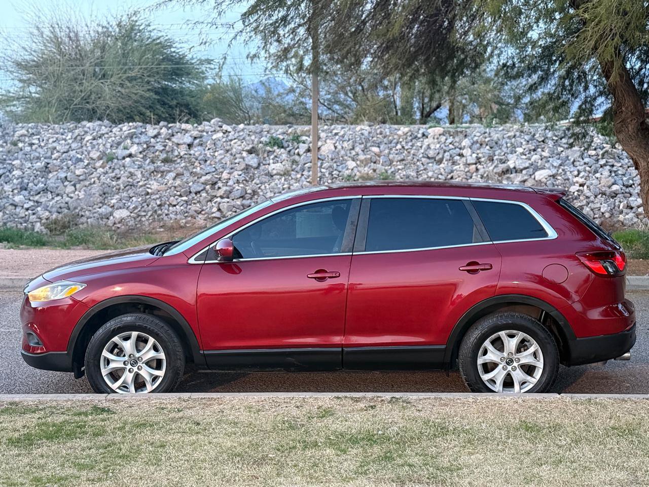 Used 2013 MAZDA CX-9 Touring FWD image 2