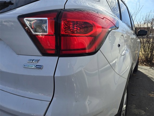 Used 2019 Ford Escape SE image 4