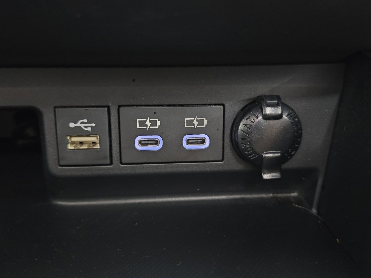 Used 2023 Toyota Highlander XLE AWD/4WD image 31