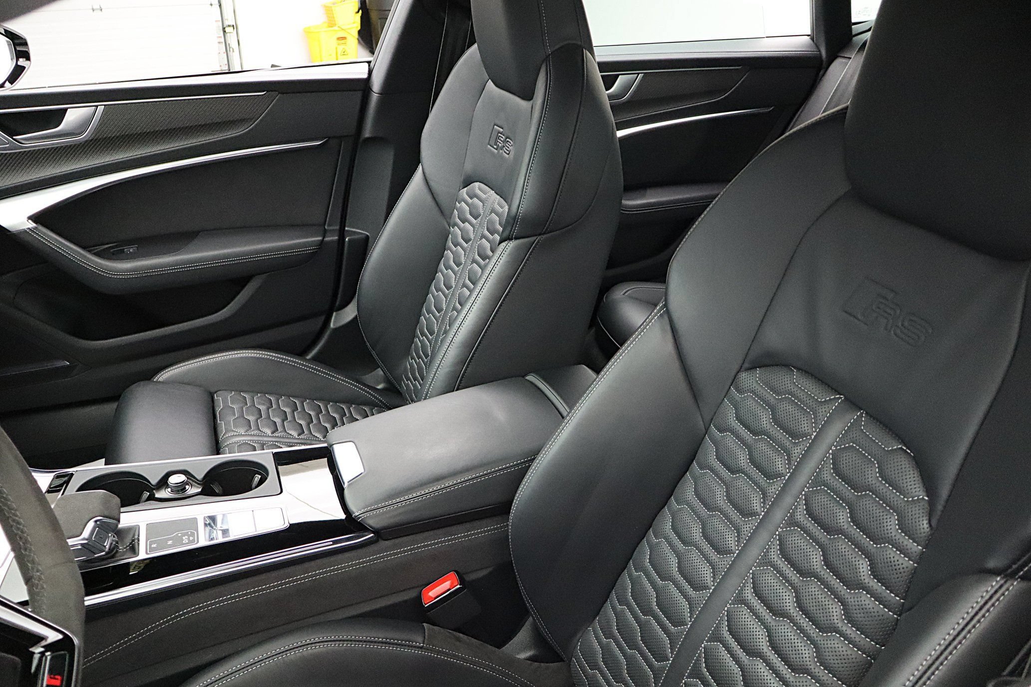 Used 2022 Audi RS 7 Sportback AWD/4WD image 25