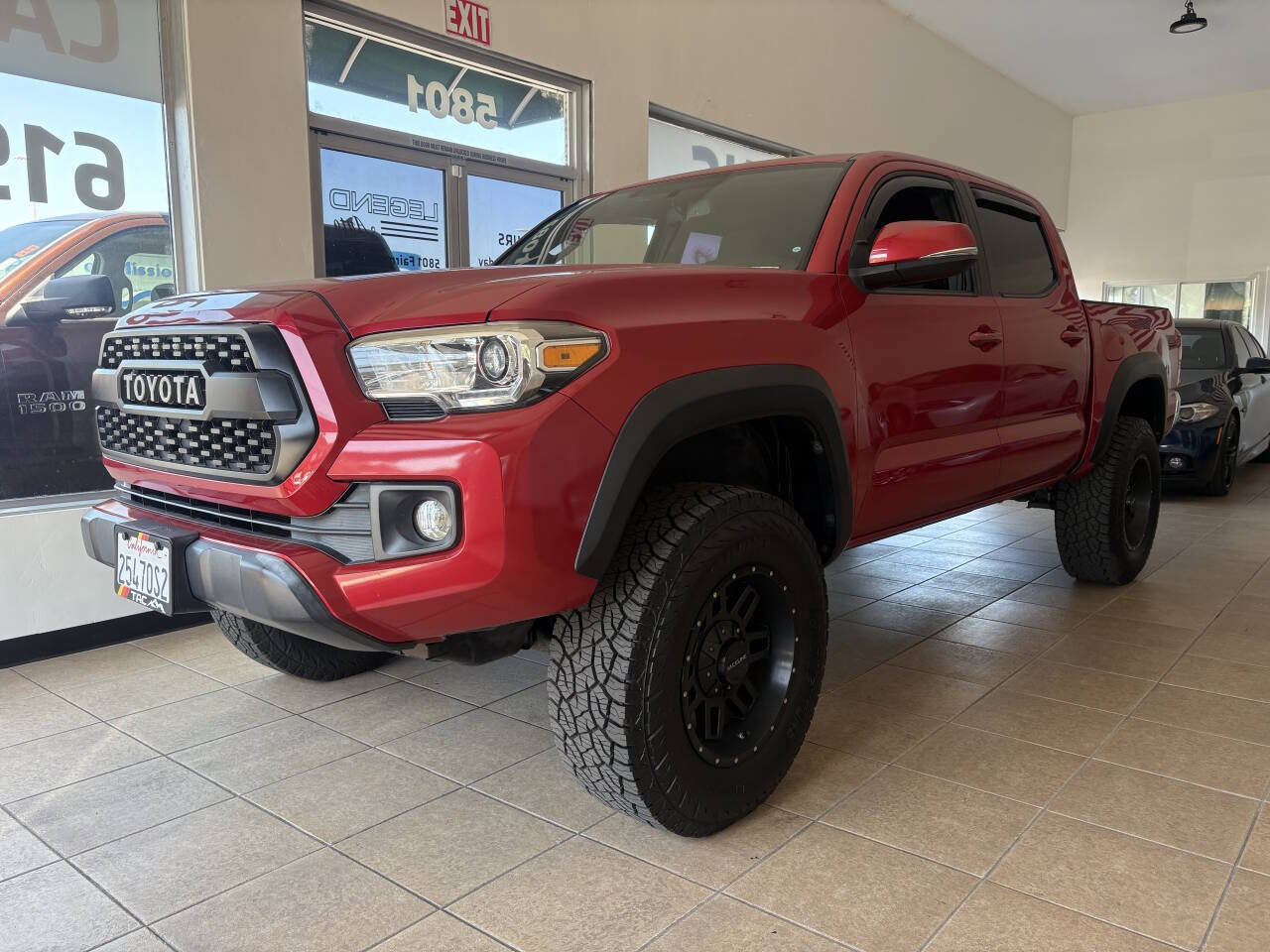 Used 2016 Toyota Tacoma TRD Off-Road w/ Towing Package RWD image 4