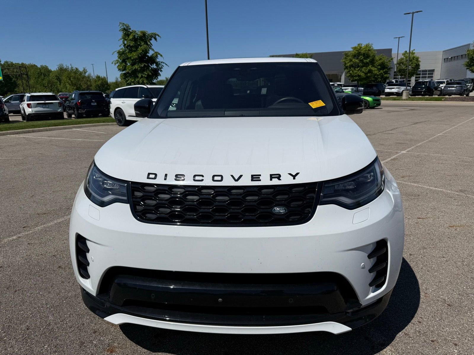 Used 2022 Land Rover Discovery S R-Dynamic AWD/4WD image 2