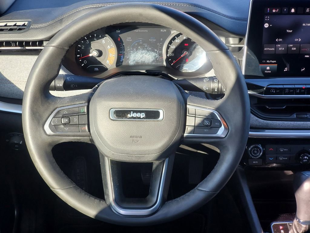 Used 2024 Jeep Compass Latitude image 28