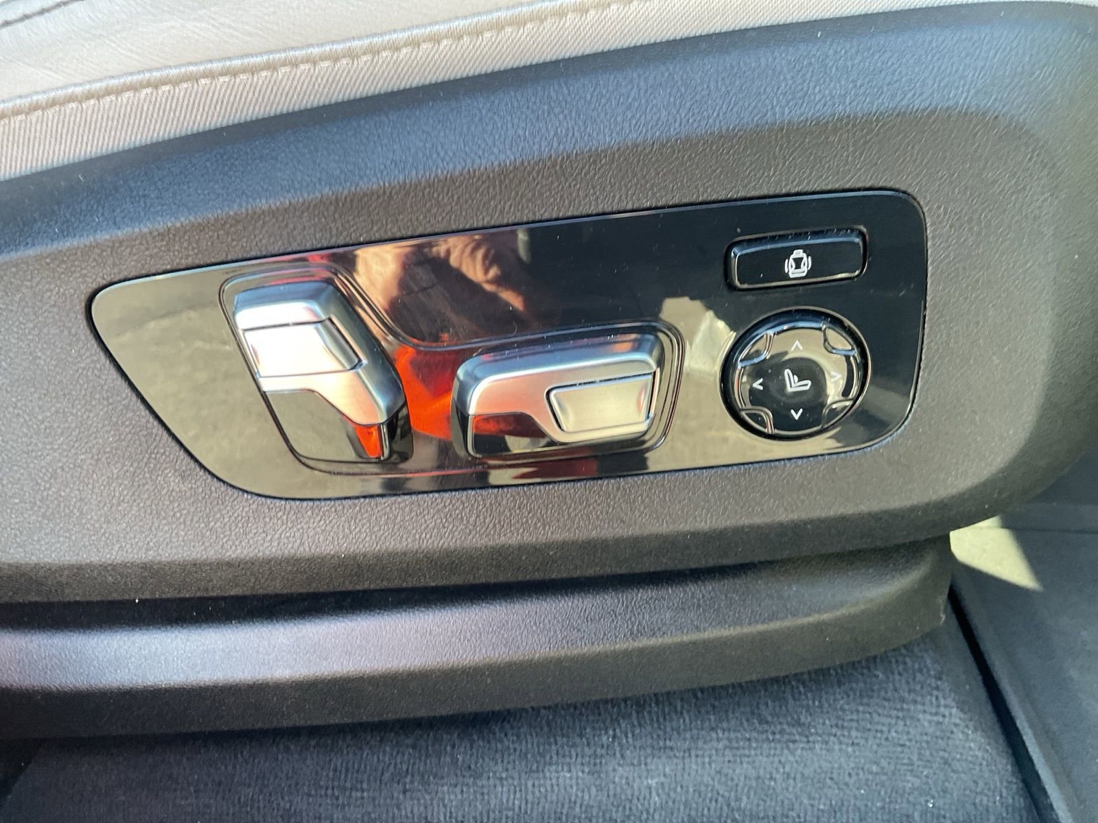 Used 2023 BMW X7 xDrive40i w/ Dynamic Handling Package image 69