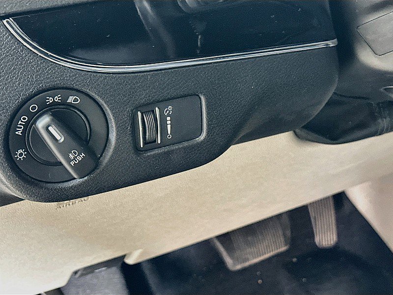 Used 2019 Dodge Grand Caravan SXT FWD image 10