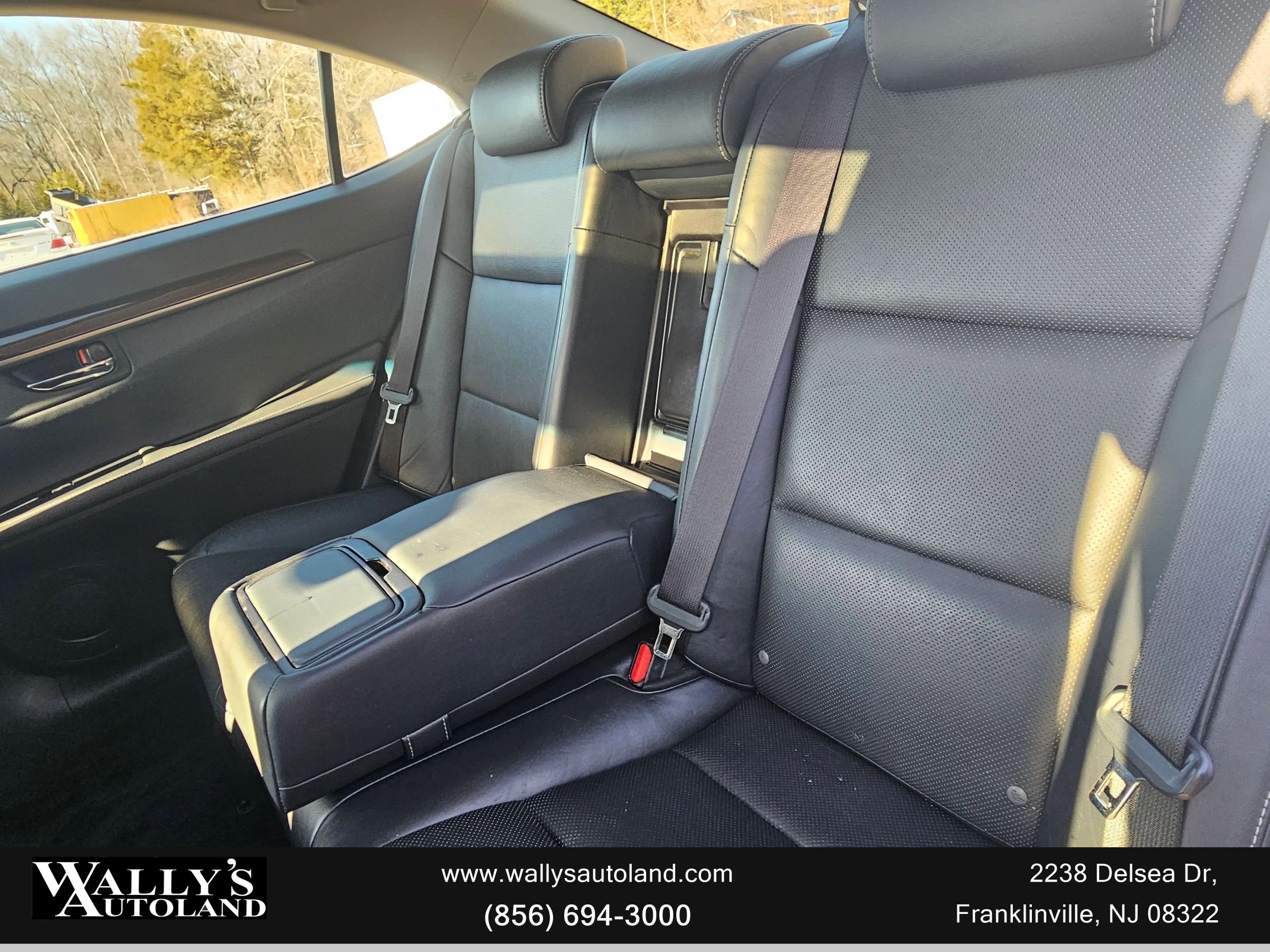 Used 2015 Lexus ES 350 w/ Luxury Package image 18