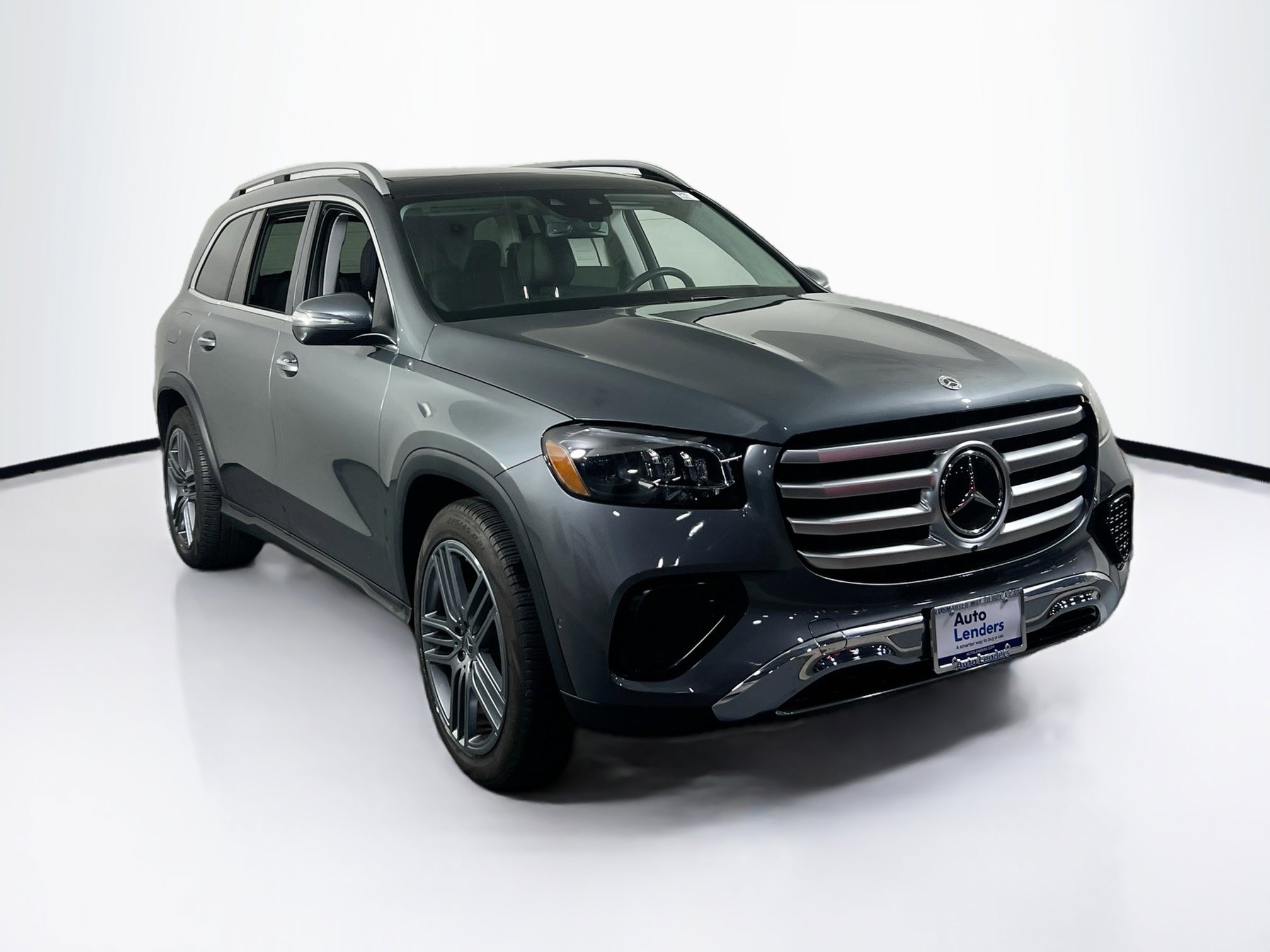 Used 2024 Mercedes-Benz GLS 450 4MATIC image 3