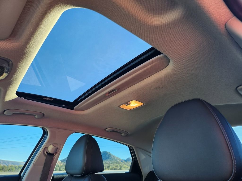 Certified 2024 Hyundai Elantra Limited image 20