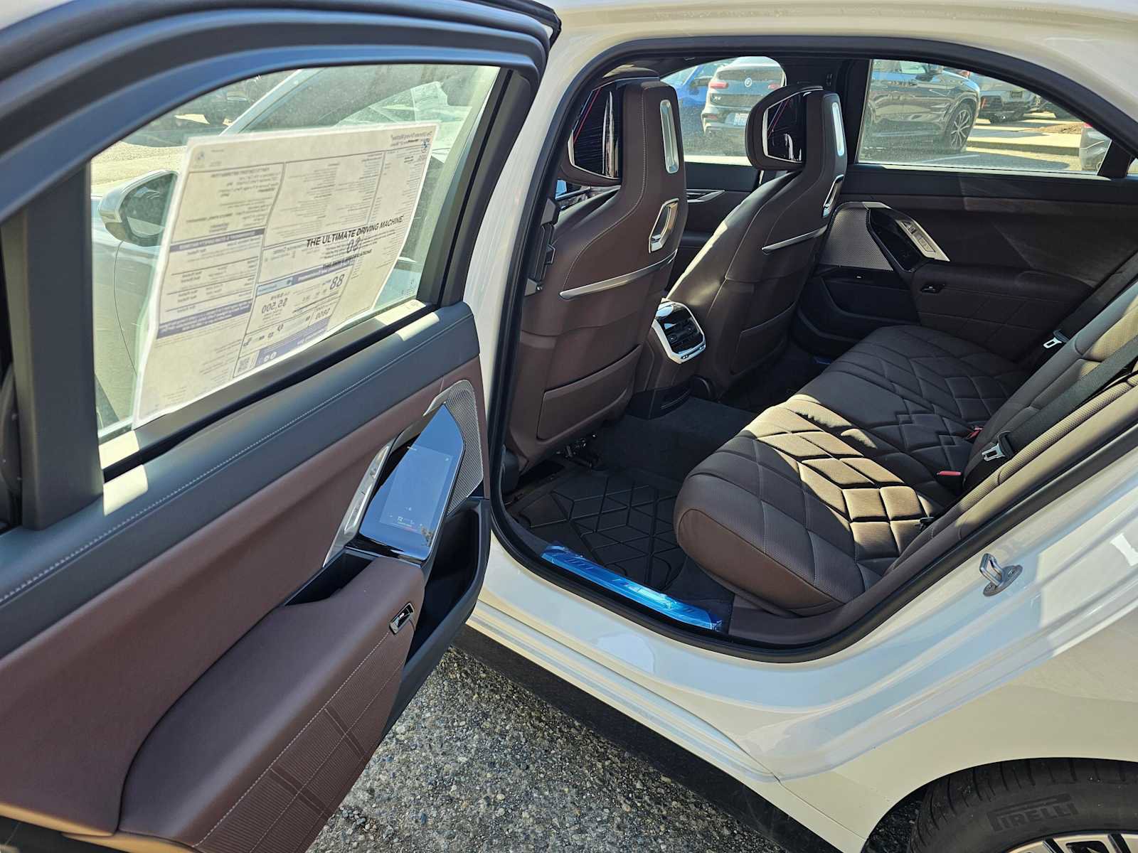 Used 2024 BMW i7 xDrive60 image 16