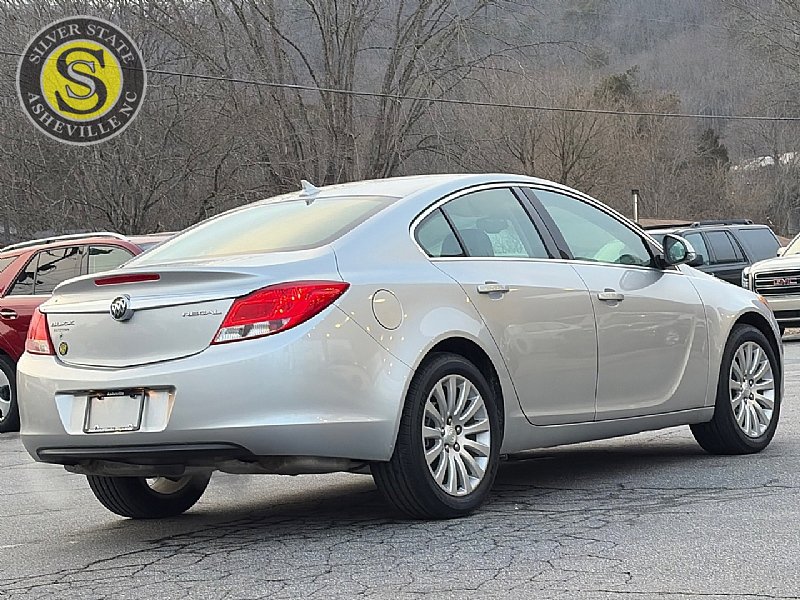 Used 2012 Buick Regal Leather image 6