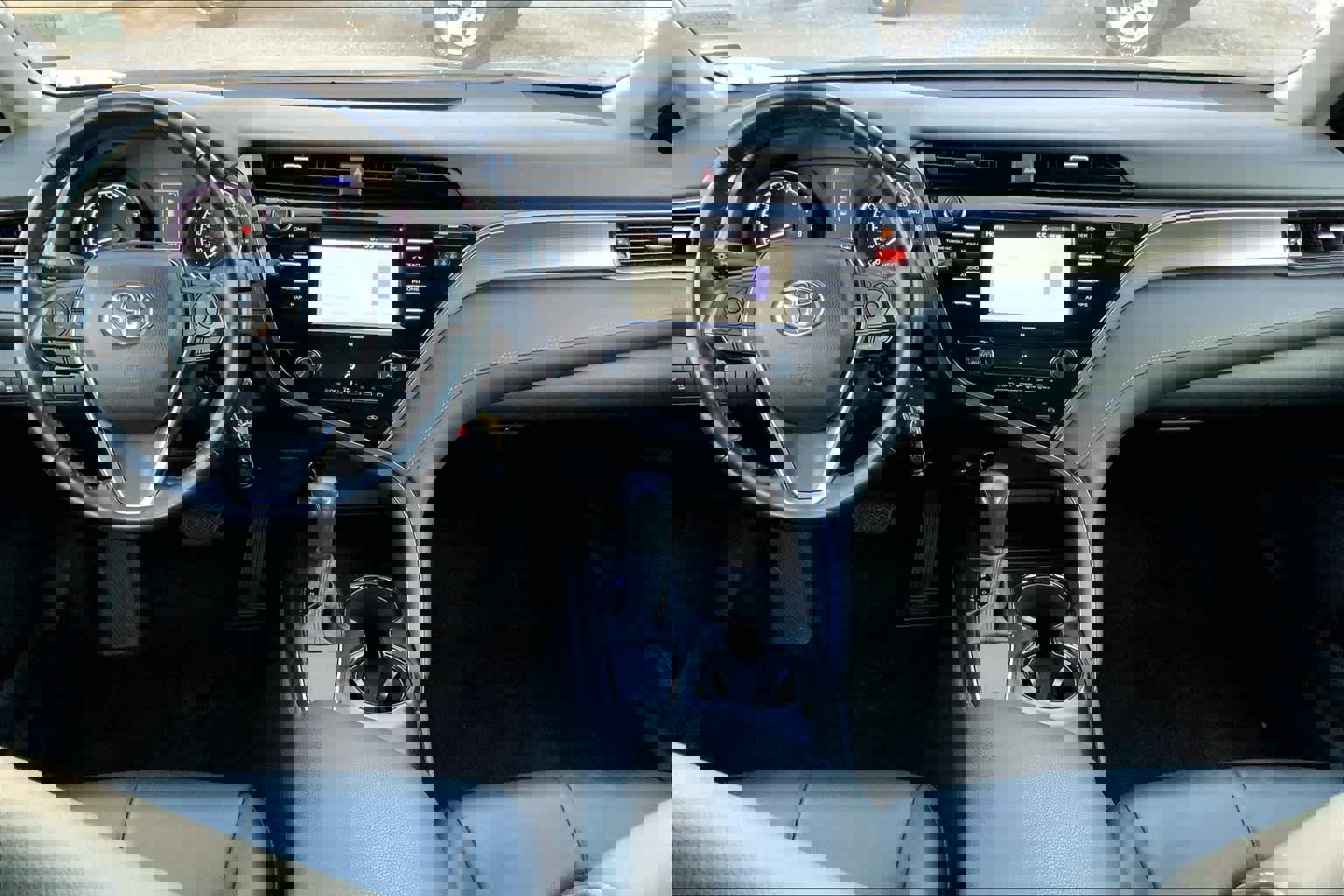 Used 2020 Toyota Camry SE image 16