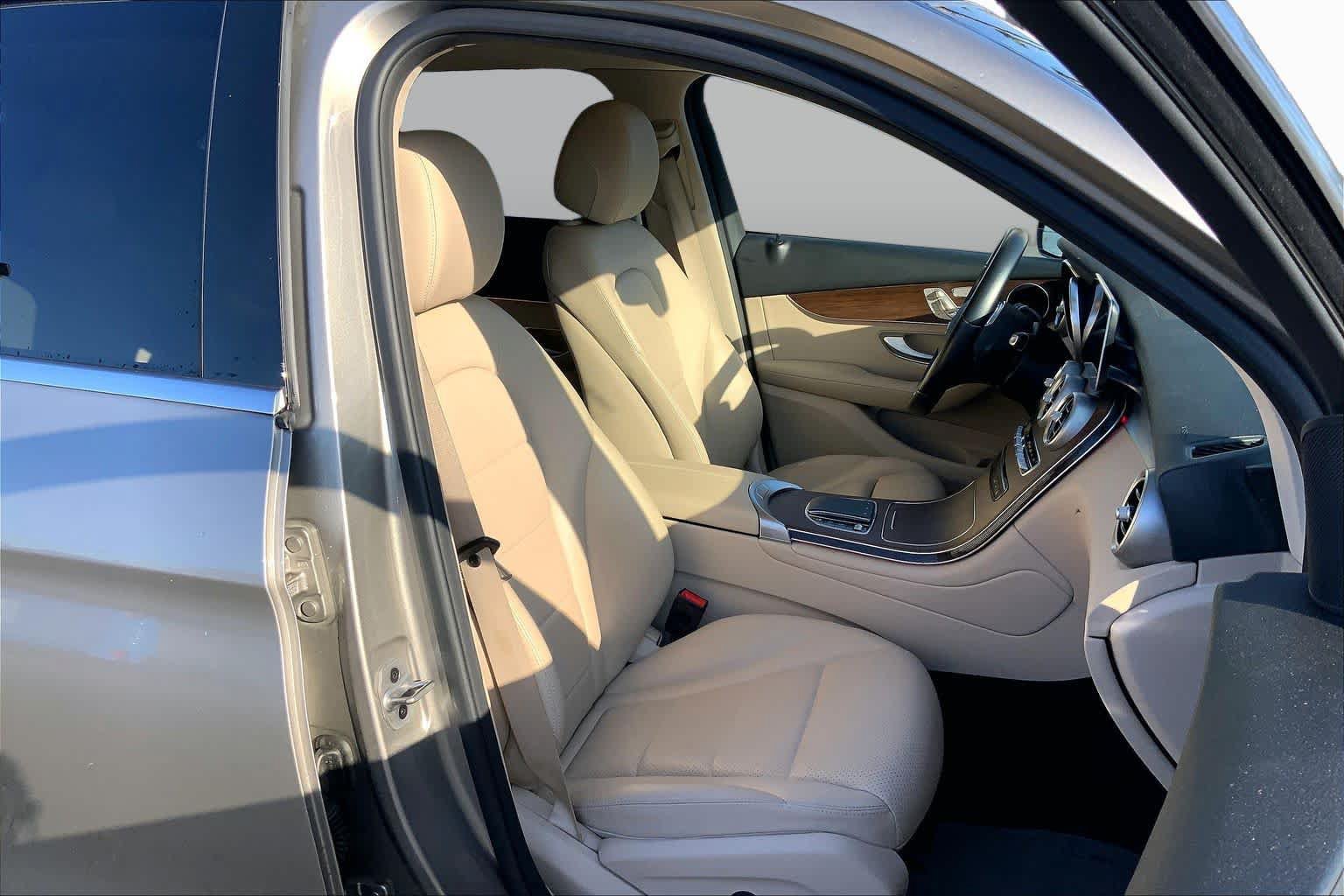 Used 2021 Mercedes-Benz GLC 300 image 8