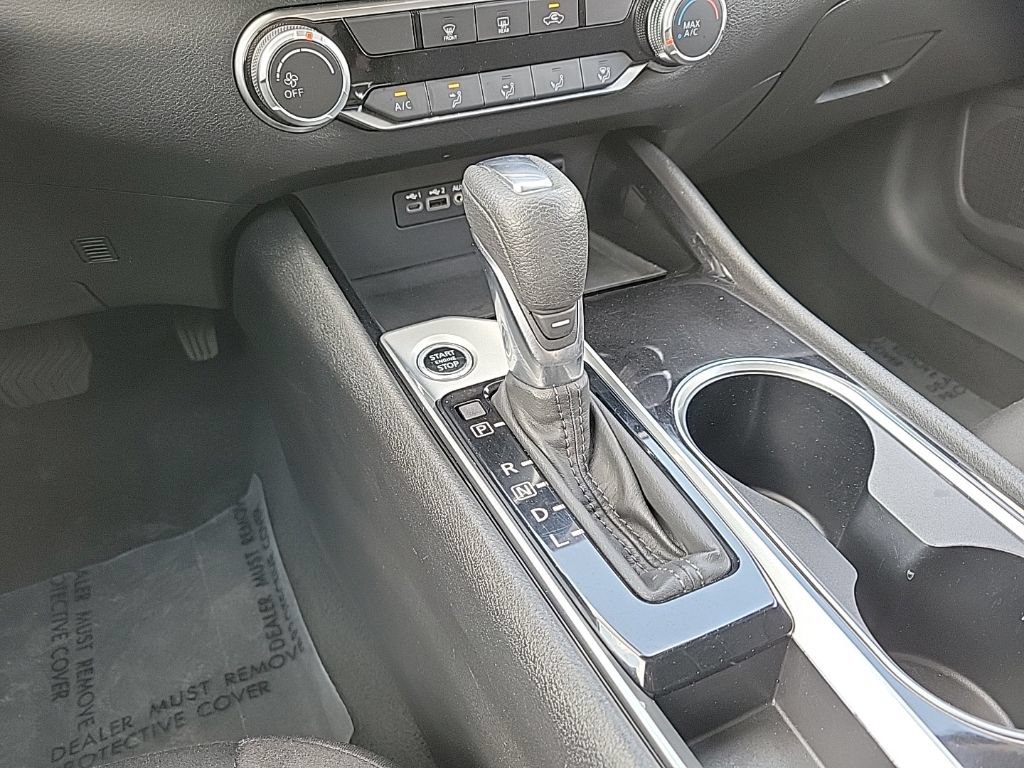 Used 2024 Nissan Altima 2.5 SV FWD image 24