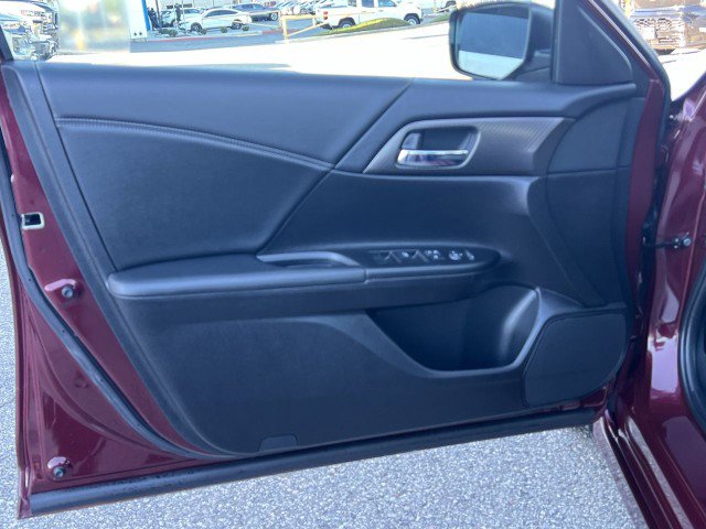 Used 2016 Honda Accord Sport image 21