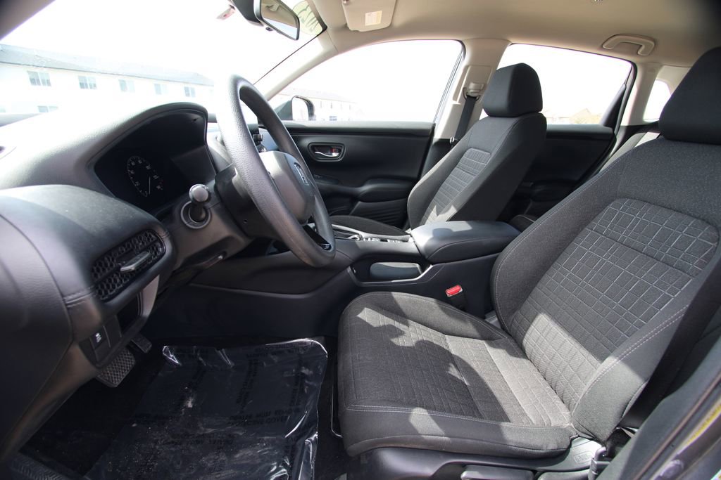 Used 2023 Honda HR-V LX image 6