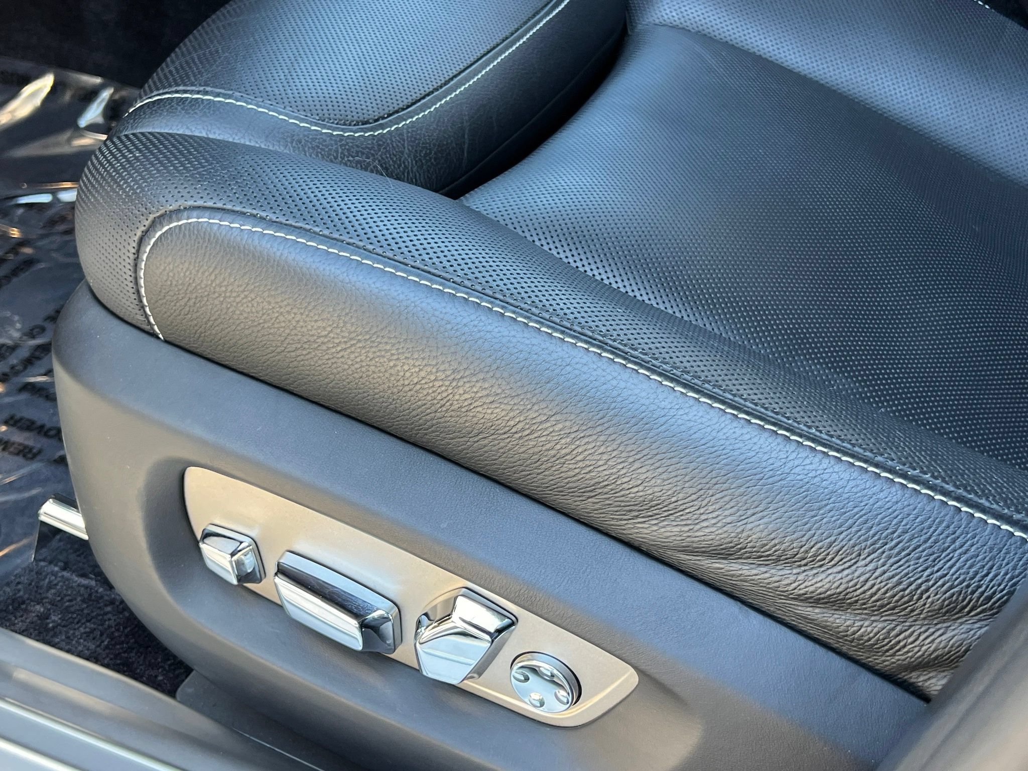 Used 2017 Rolls-Royce Ghost RWD image 34