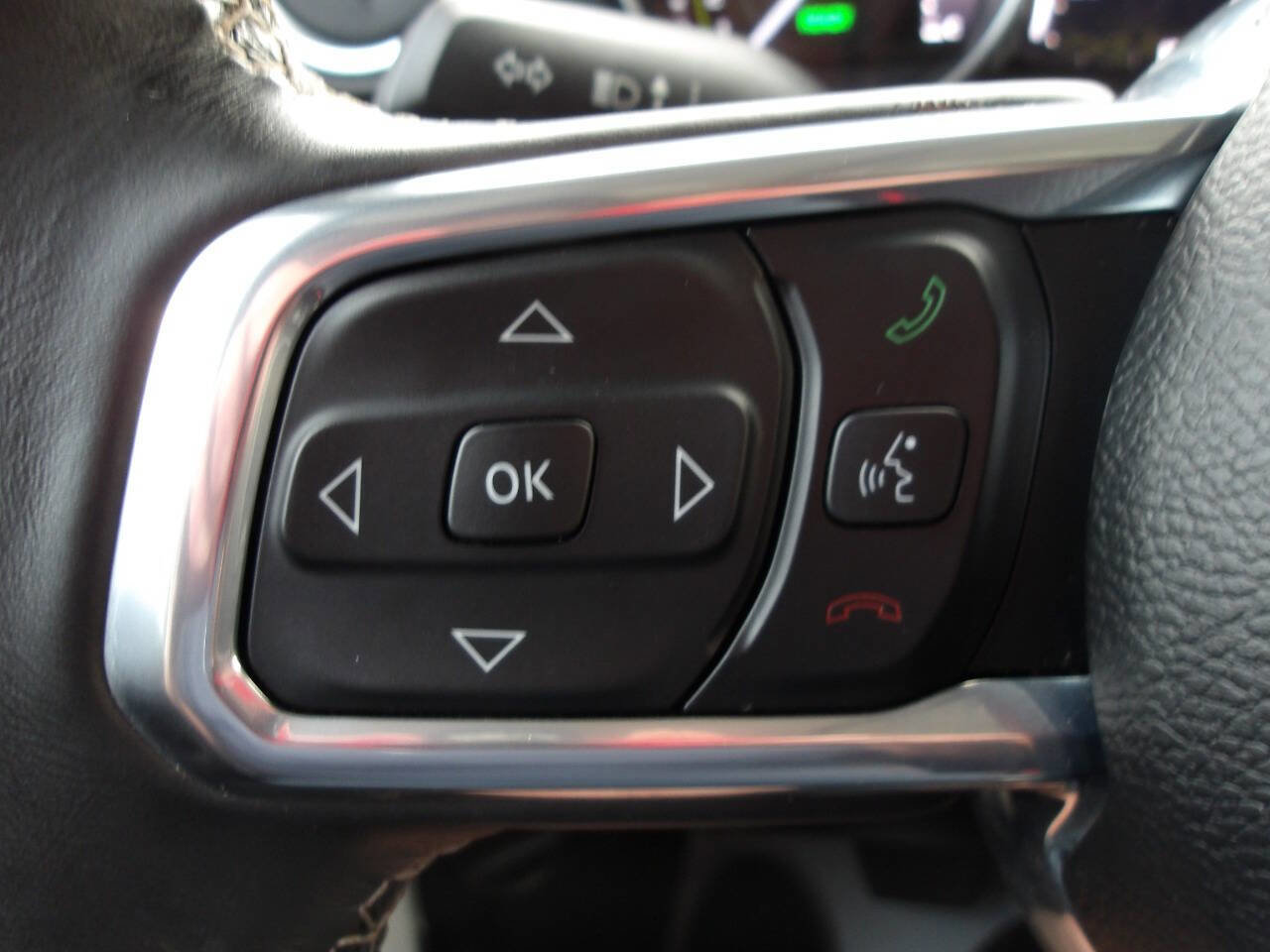 Used 2023 Jeep Wrangler Unlimited Sahara w/ Cold Weather Group AWD/4WD image 17