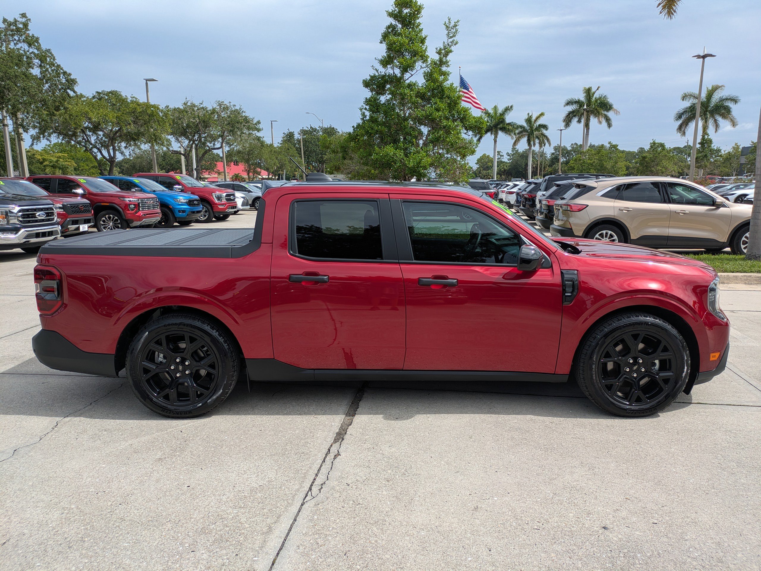 Used 2025 Ford Maverick XLT w/ Black Appearance Package AWD/4WD image 3