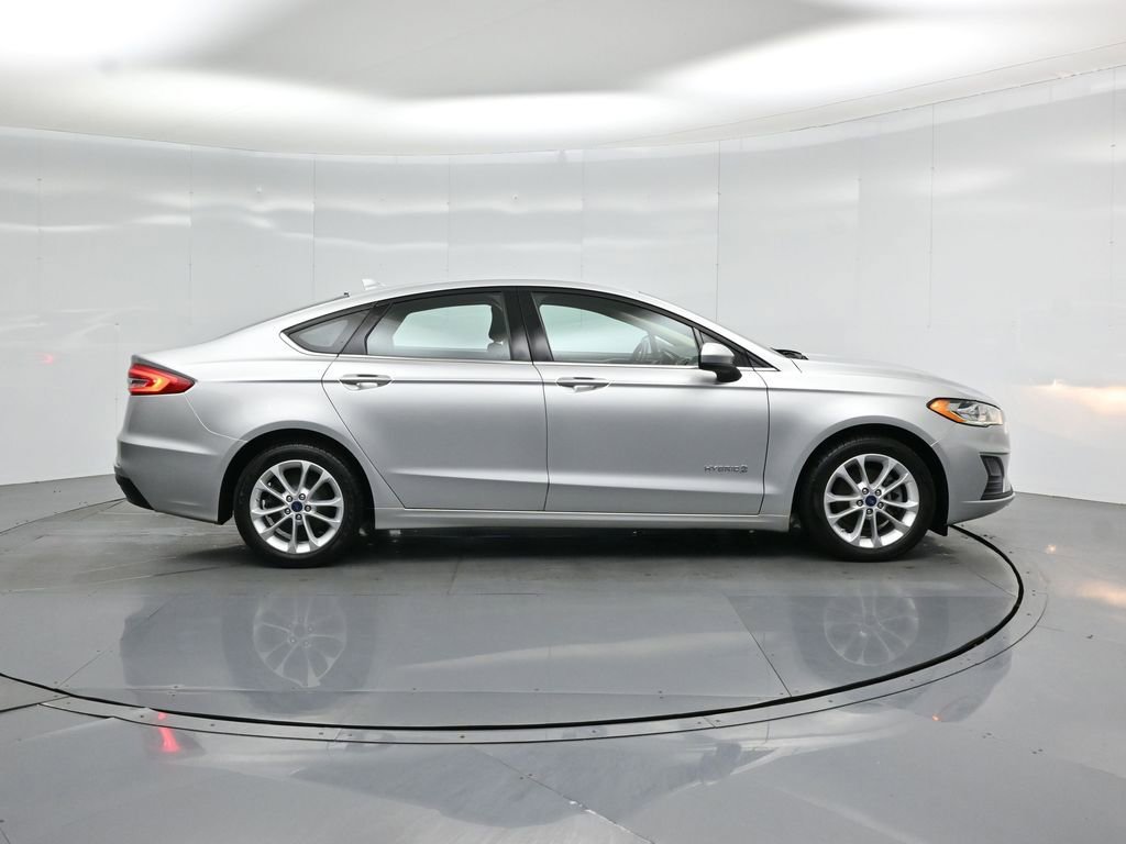 Certified 2019 Ford Fusion SE FWD image 25