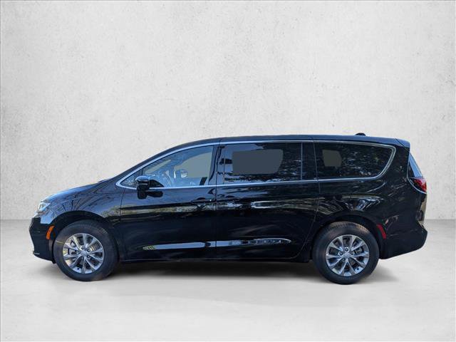 New 2026 Chrysler Pacifica Limited image 9