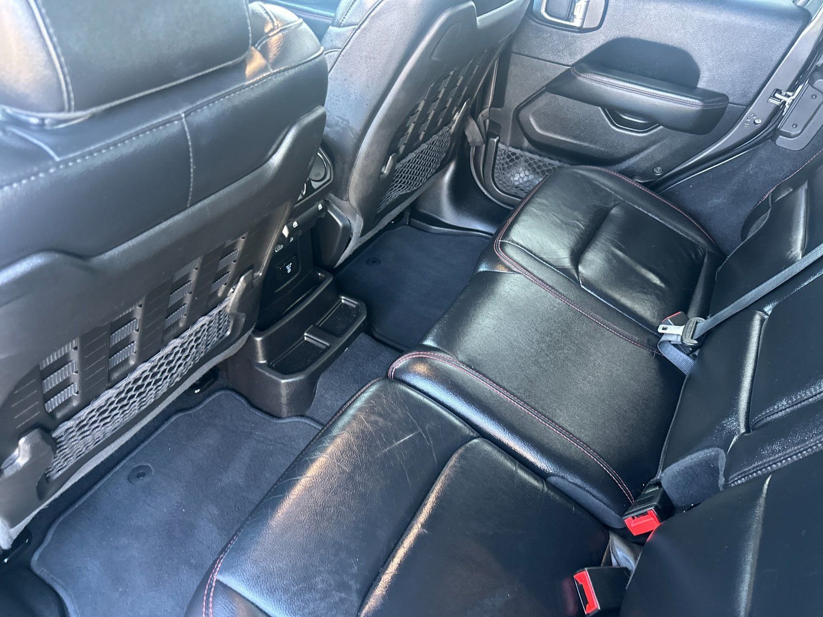 Used 2019 Jeep Wrangler Unlimited Rubicon w/ Dual Top Group image 12