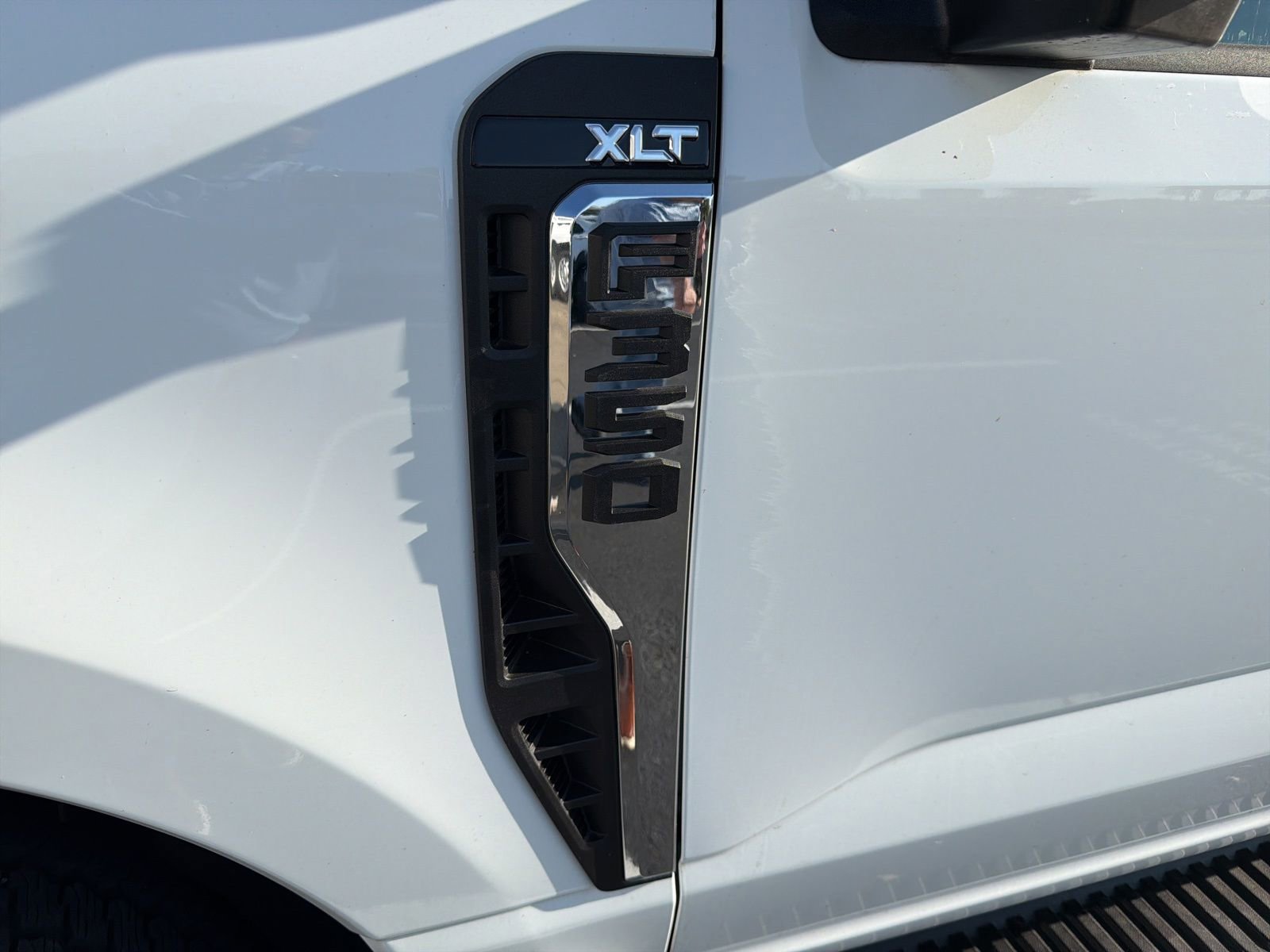 Used 2025 Ford F350 XLT w/ FX4 Off-Road Package image 4