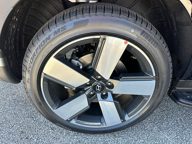 Used 2027 Hyundai Santa Fe Limited AWD/4WD image 17