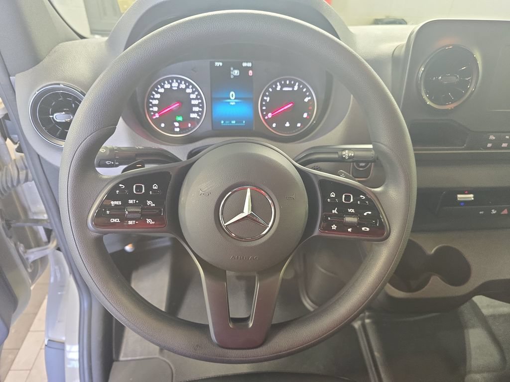 Used 2023 Mercedes-Benz Sprinter 2500 image 20