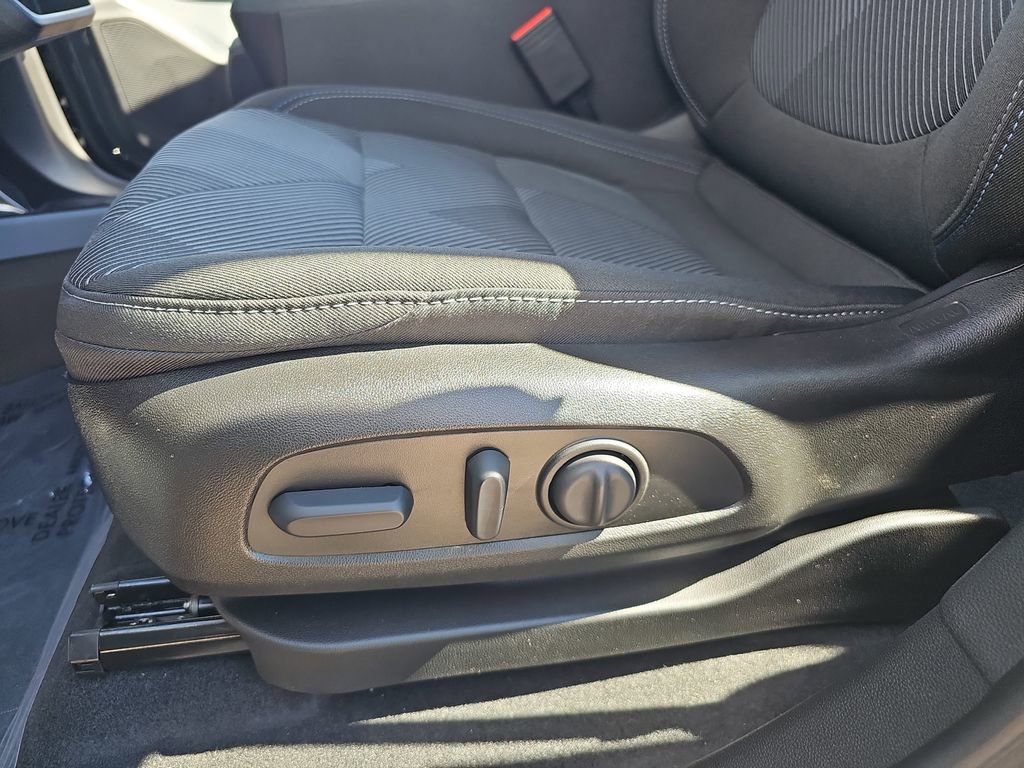 New 2027 Chevrolet Bolt LT w/ Comfort Package image 28