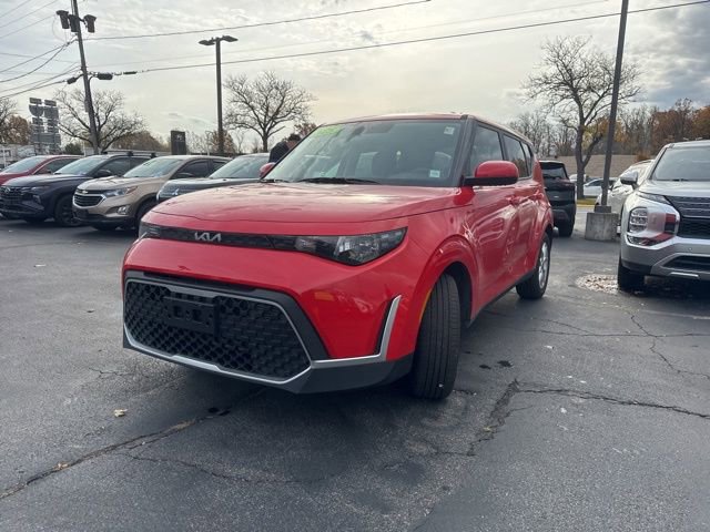 Used 2025 Kia Soul LX w/ LX Technology Package image 5