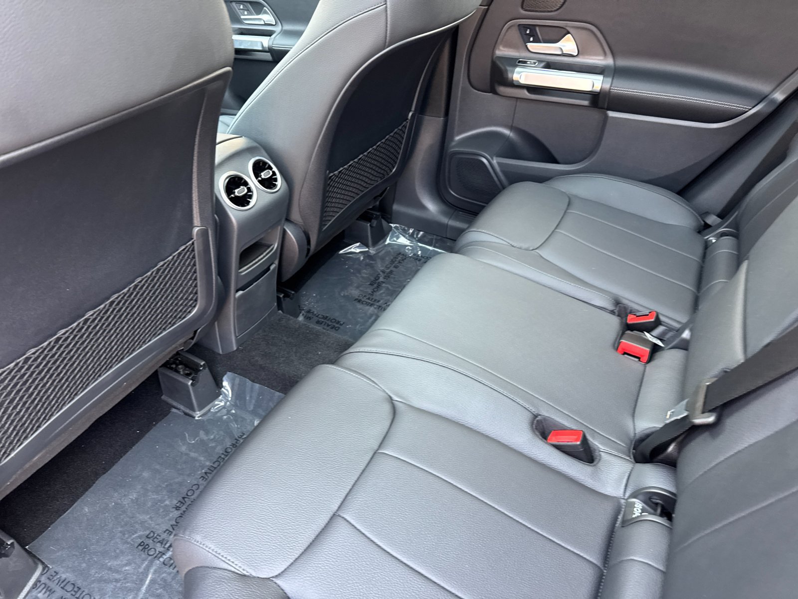 Certified 2024 Mercedes-Benz GLB 250 4MATIC image 11