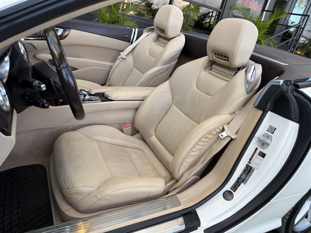 Used 2015 Mercedes-Benz SL 550 w/ Driver Assistance Package image 19