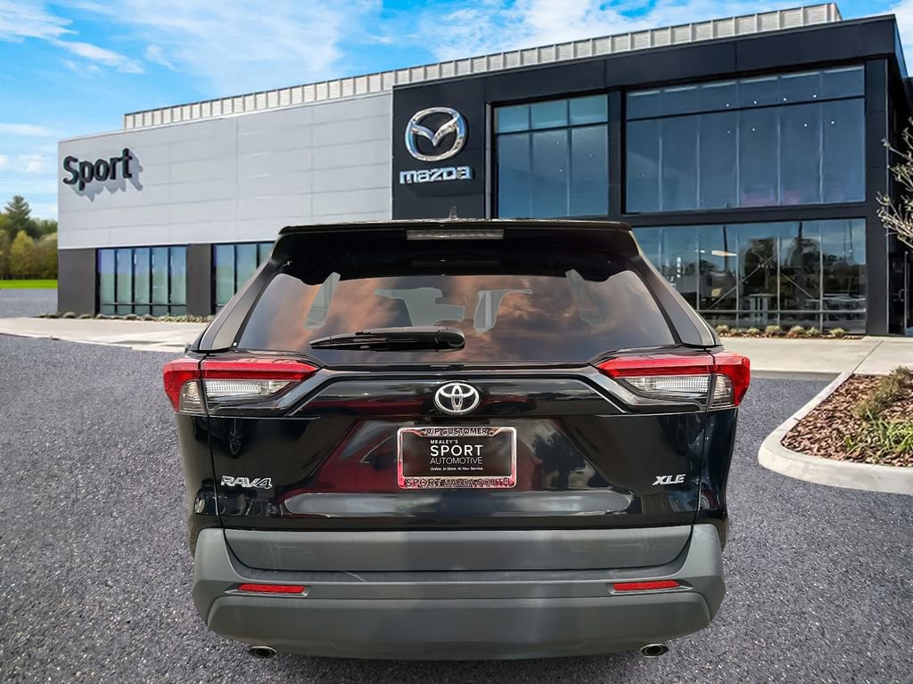Used 2022 Toyota RAV4 XLE image 5