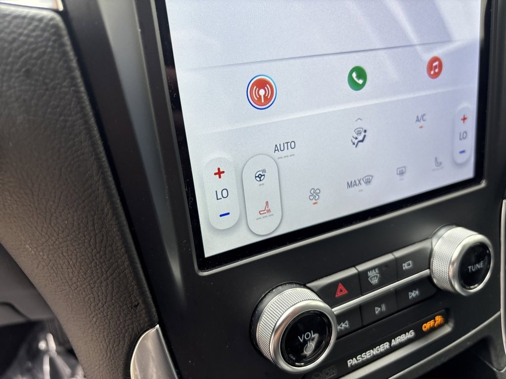 Used 2024 Ford Edge Titanium image 22