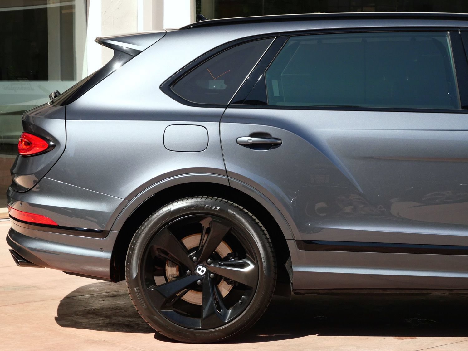 Used 2024 Bentley Bentayga Extended Wheelbase AWD/4WD image 8
