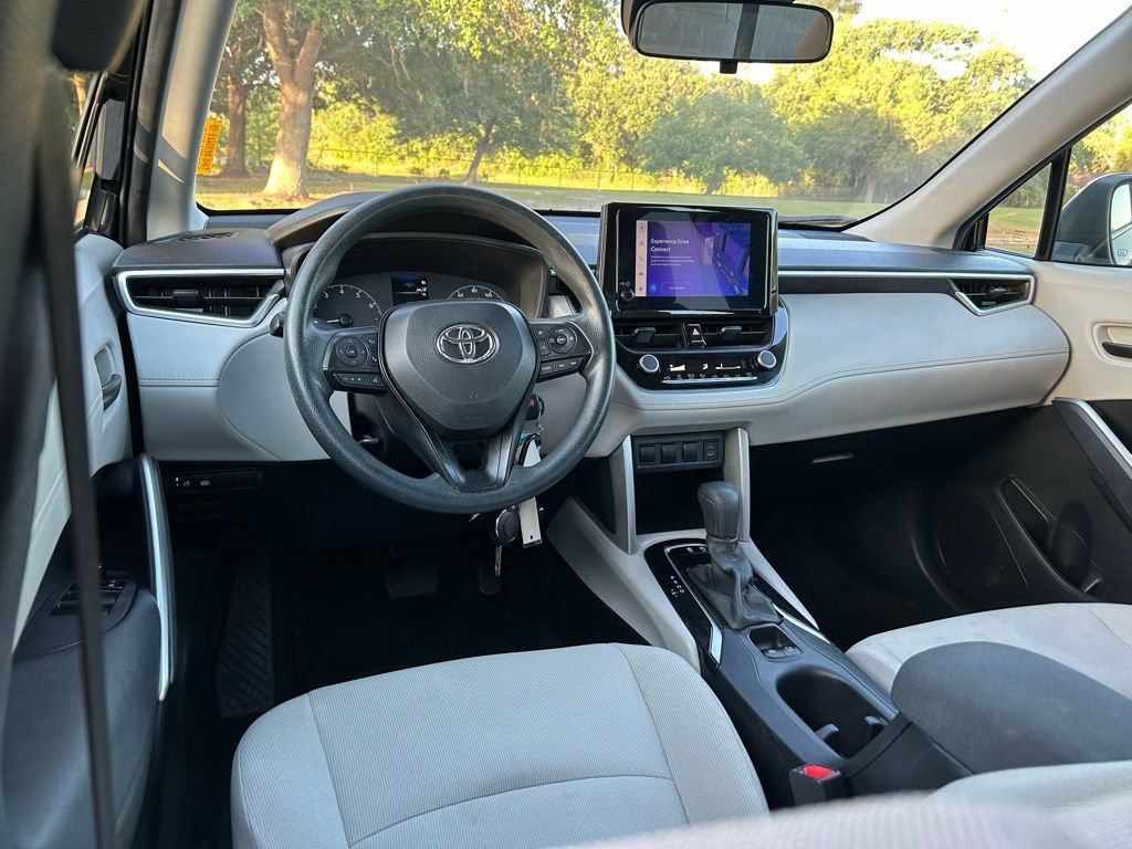 Used 2024 Toyota Corolla Cross L FWD image 12