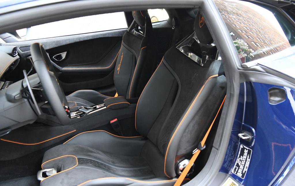 Used 2023 Lamborghini Huracan Sterrato image 4