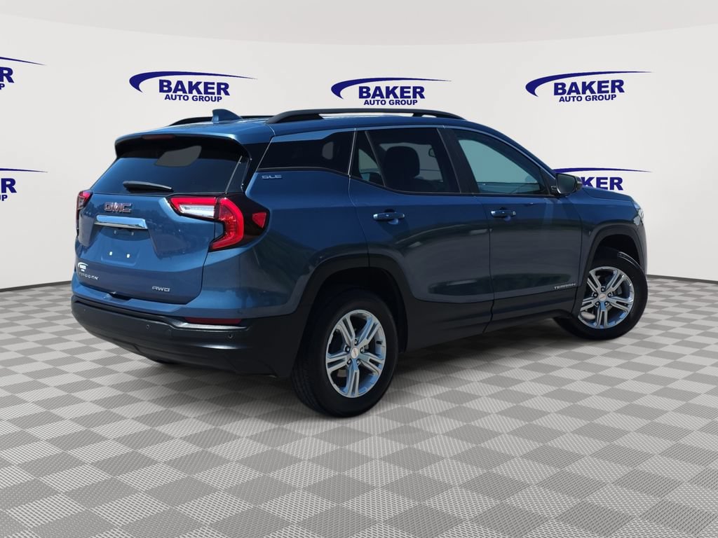 Used 2024 GMC Terrain SLE w/ Driver Convenience Package AWD/4WD image 5